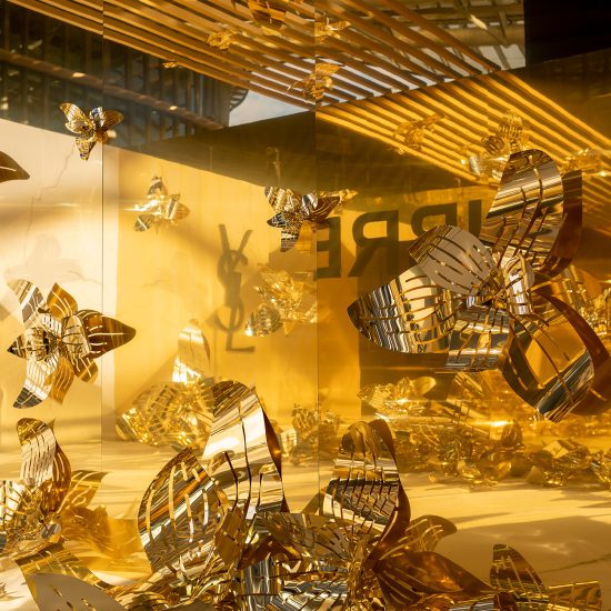 Yves Saint Laurent studio design Maud Vantours scénographie fleurs métal Paris